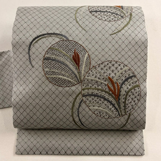 【美品】 名古屋帶 名品級 草花紋紋 斜格子 刺繡 青灰色 純蠶絲