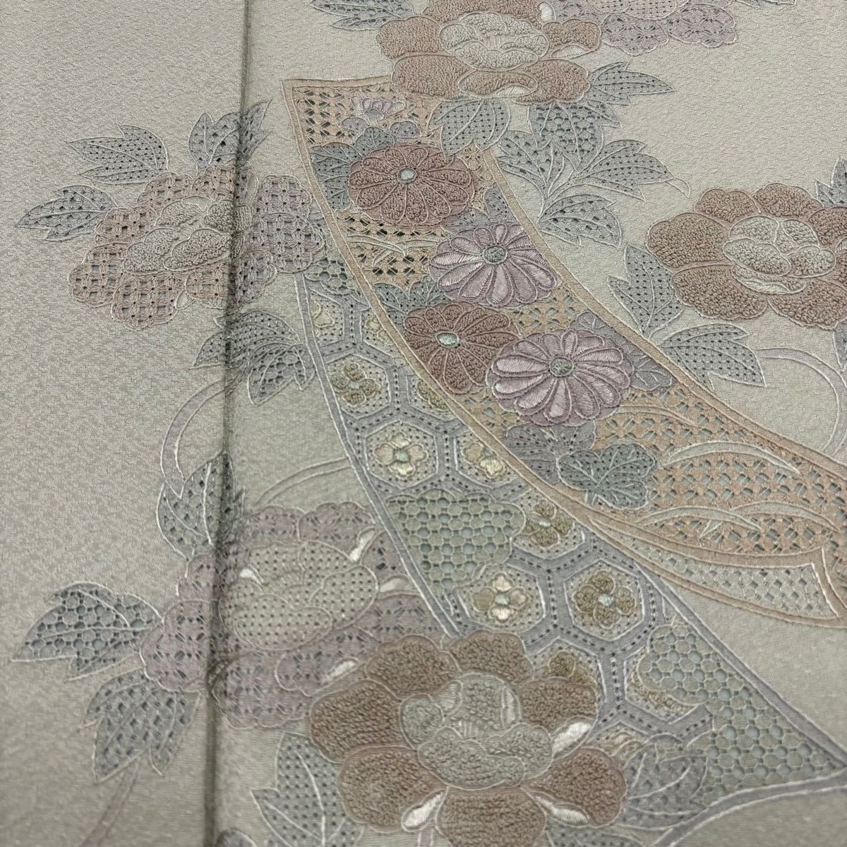 付下 身長156cm 袖長63cm S 單層 鈕襯 短冊 草花紋紋 刺繡 灰綠 純蠶絲 秀品級 一つ紋