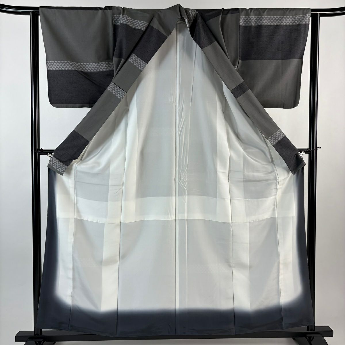 【美品】 紬織 身長159cm 袖長63cm S 雙層 鱗 幾何學 灰 純蠶絲 秀品級