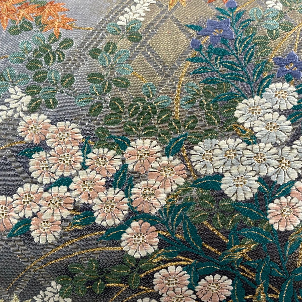 【美品】 袋帶 秀品級 秋草 紅葉 金糸 金金箔 灰色 六通 純蠶絲