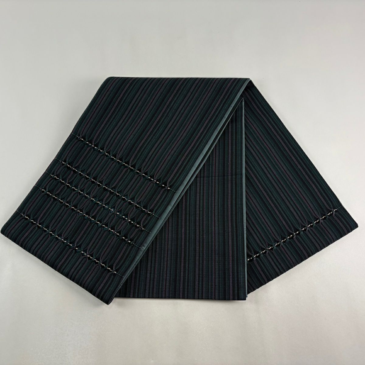 【美品】 袋帶 秀品級 縞 幾何學 深綠 お太鼓柄 純蠶絲