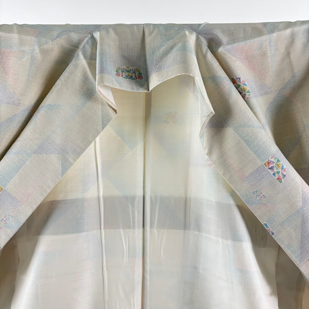 【美品】 大島紬織 身長161.5cm 袖長64.5cm M 雙層 都喜ヱ門 證書あり 幾何學 奶油色 純蠶絲 逸品級