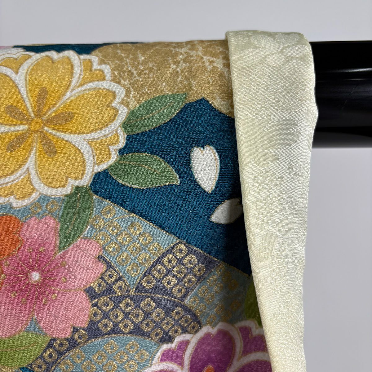 振袖禮服 身長169.5cm 袖長68cm L 雙層 菊花 草花紋紋 銀通 金絲 青綠 純蠶絲 逸品級