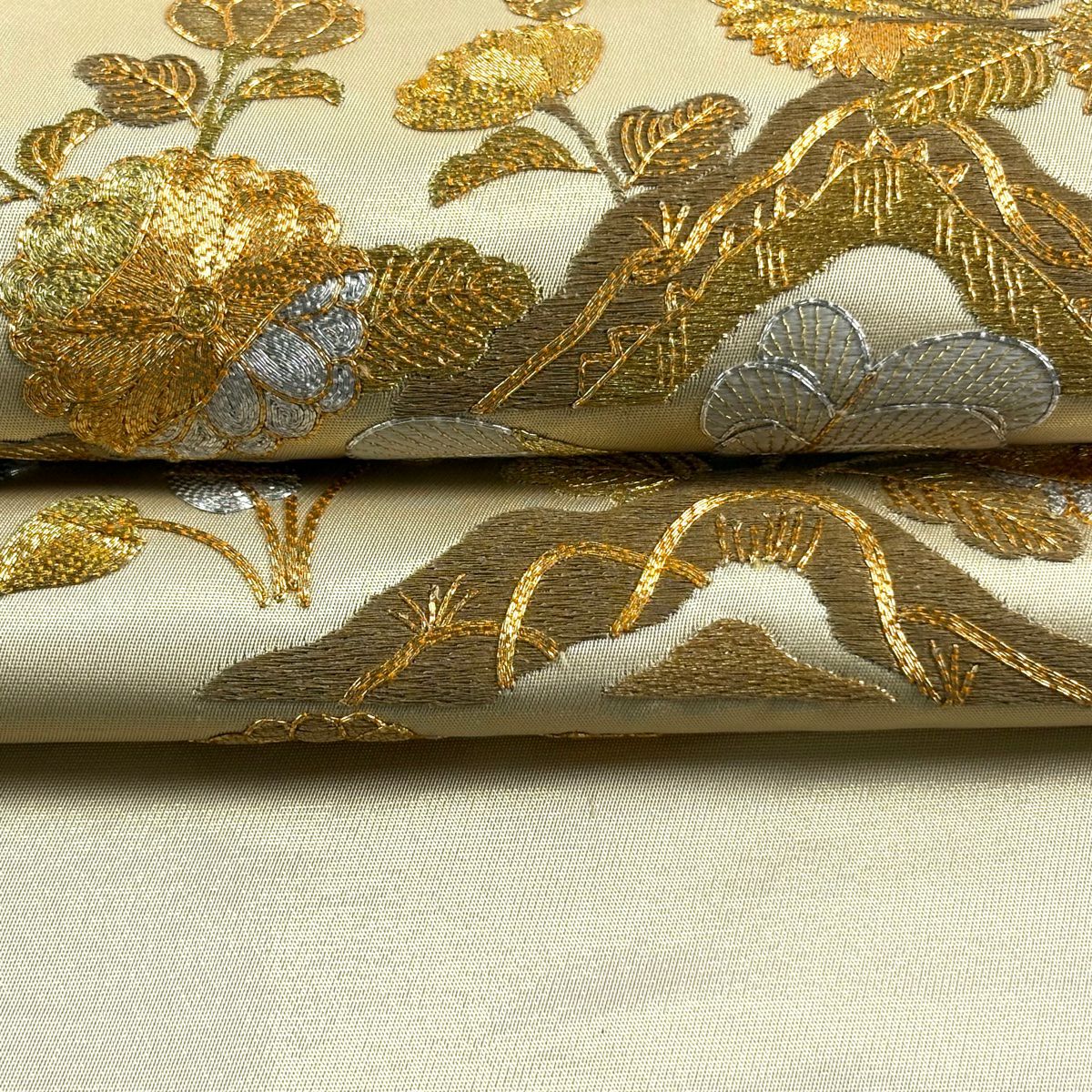 袋帶 逸品級 菊花花 金銀彩 刺繡 米色 大鼓圖案 純蠶絲