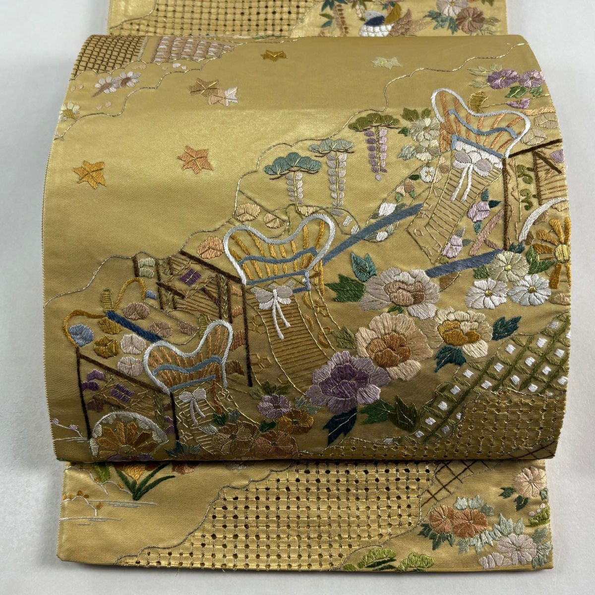 袋帶 逸品級 御所車 草花紋 金銀絲 刺繡 金色 六通 純蠶絲