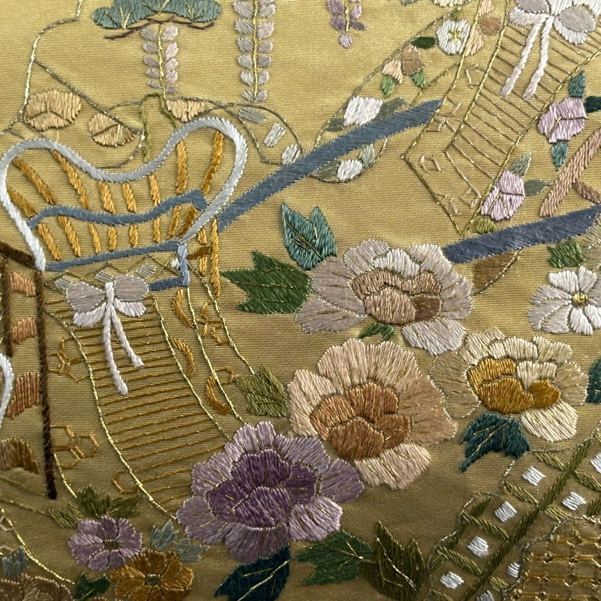 袋帶 逸品級 御所車 草花紋 金銀絲 刺繡 金色 六通 純蠶絲
