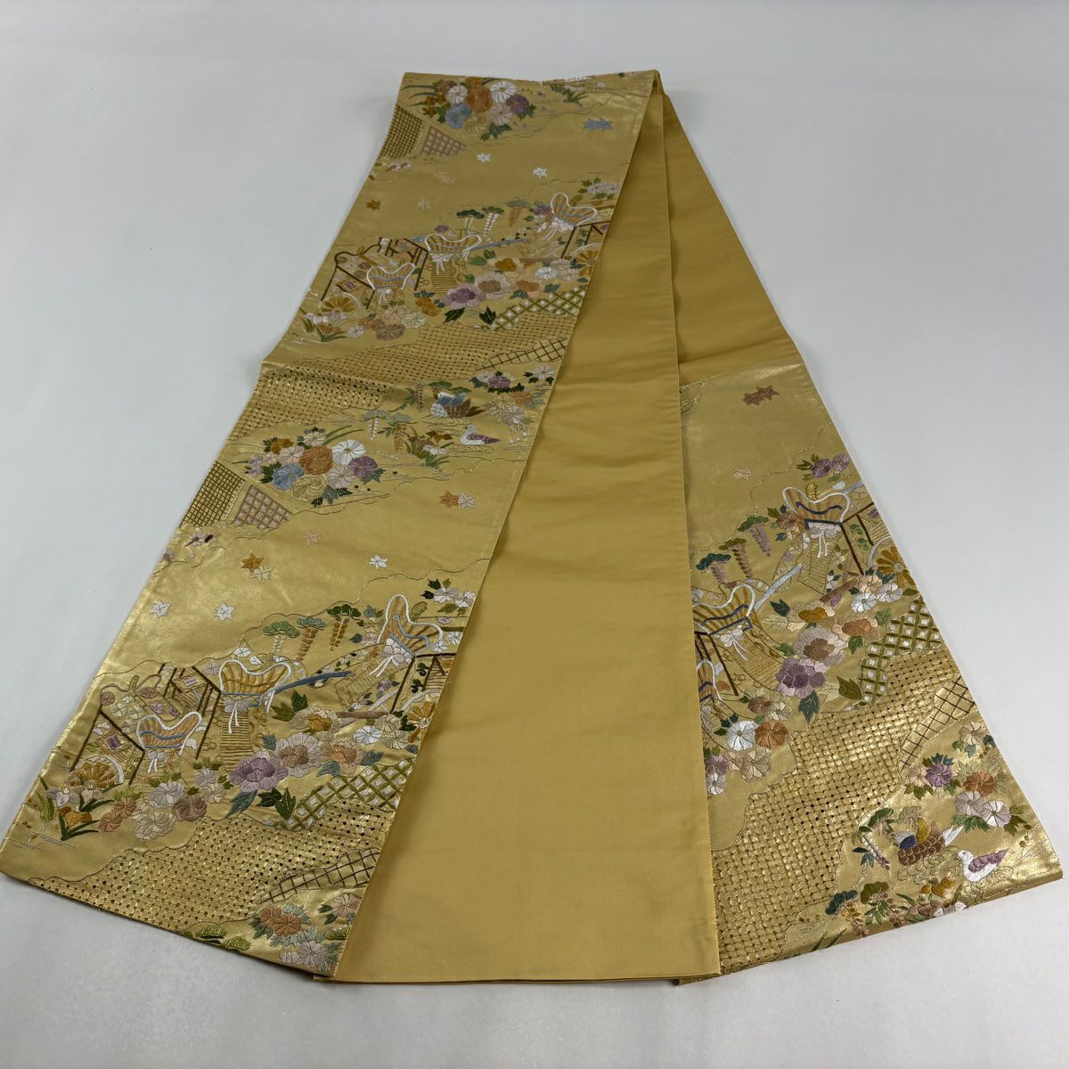 袋帶 逸品級 御所車 草花紋 金銀絲 刺繡 金色 六通 純蠶絲