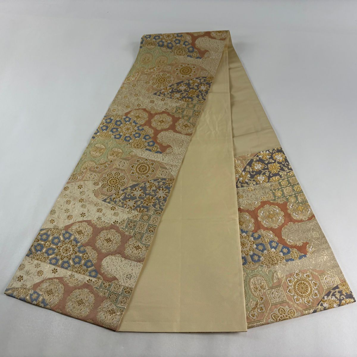 【美品】 袋帶 秀品級 名物裂正倉院文 華紋 花唐草紋 金絲 金金箔 米色 六通 純蠶絲