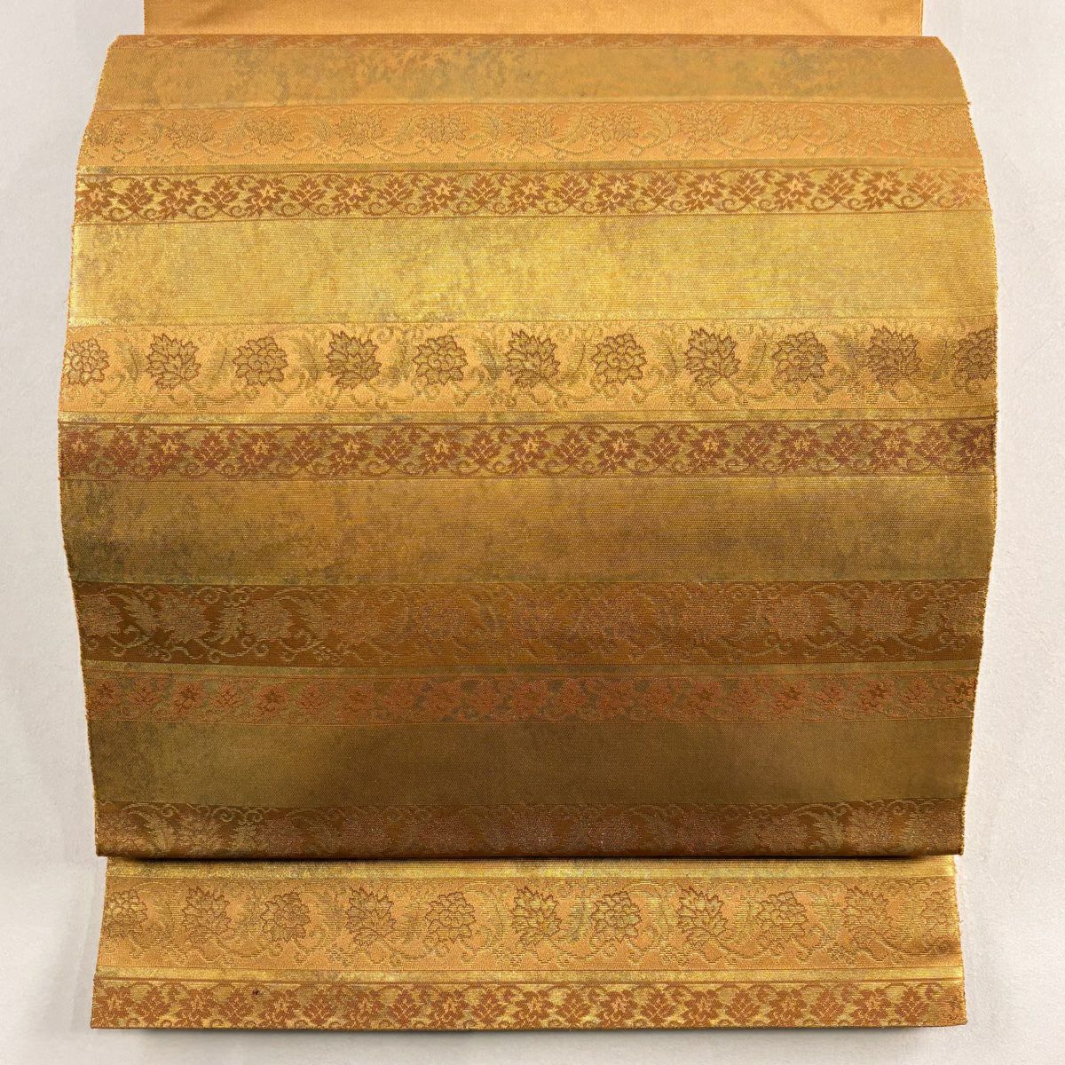 袋帶 秀品級 金金箔屋清兵衛 落款あり 名物裂間道 花唐草紋 縞 金金箔 山吹茶 純蠶絲