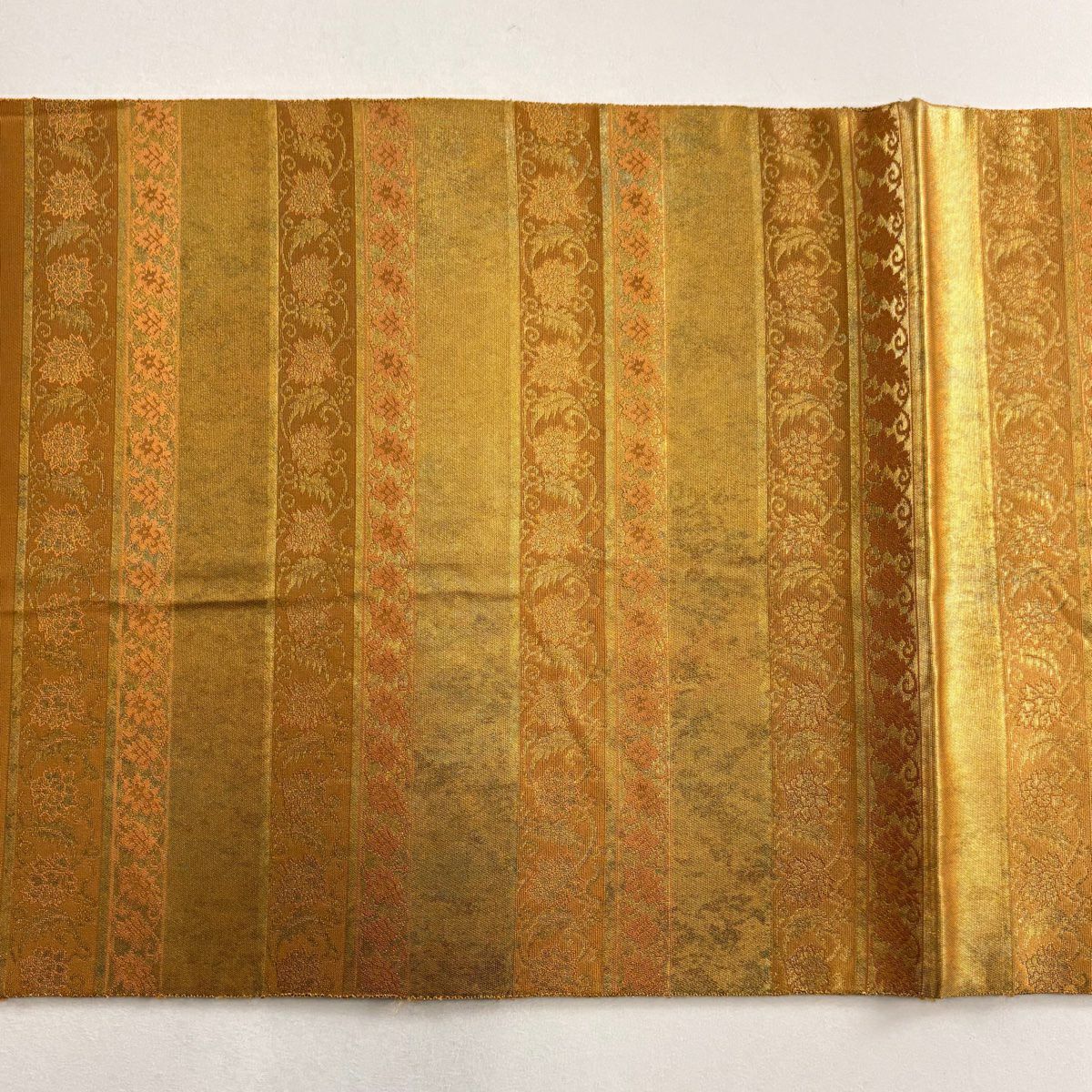 袋帶 秀品級 金金箔屋清兵衛 落款あり 名物裂間道 花唐草紋 縞 金金箔 山吹茶 純蠶絲