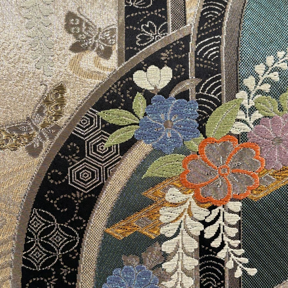 【美品】 袋帶 秀品級 花筏 有職紋樣 金銀彩 銀色 六通 純蠶絲