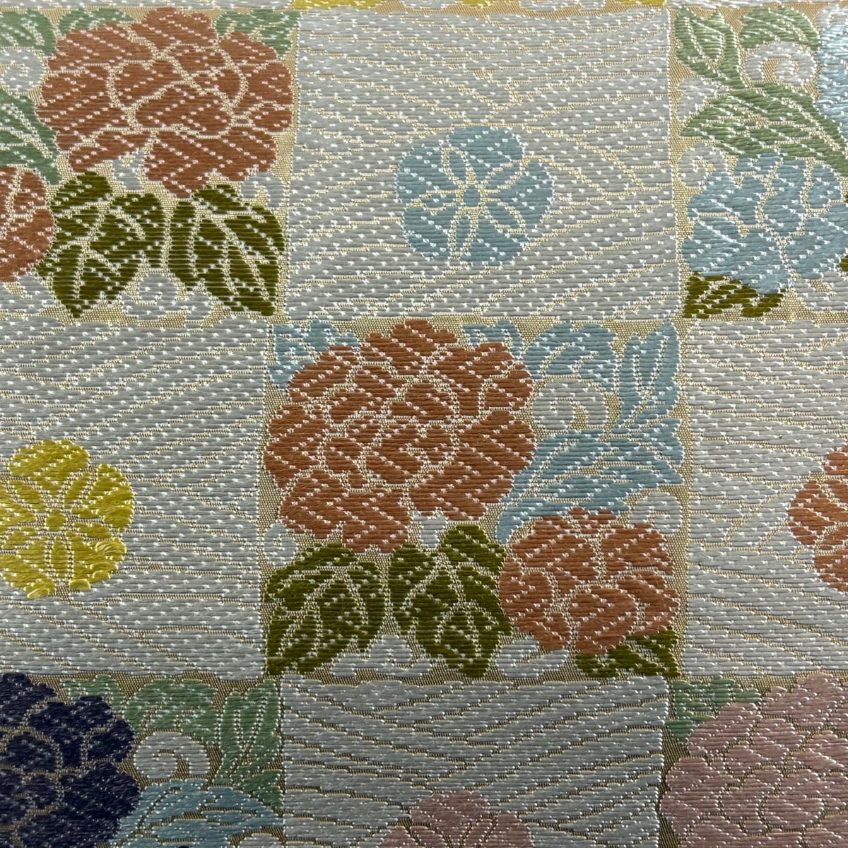 【美品】 袋帶 秀品級 市松樹 牡丹 金金箔 唐織 奶油 六通 純蠶絲