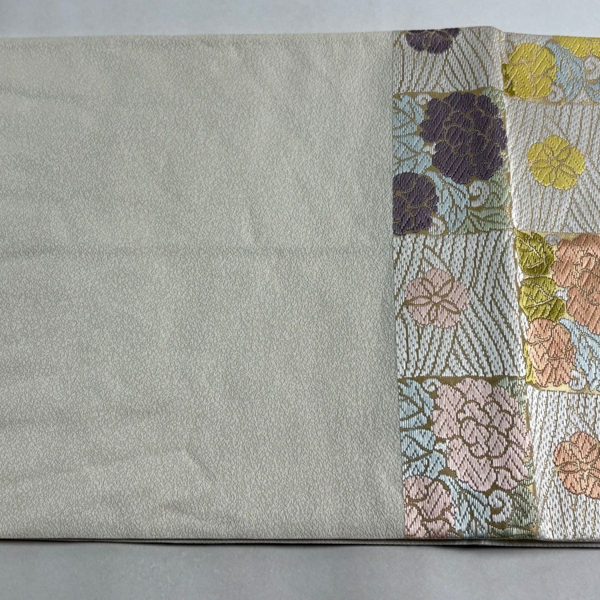 【美品】 袋帶 秀品級 市松樹 牡丹 金金箔 唐織 奶油 六通 純蠶絲