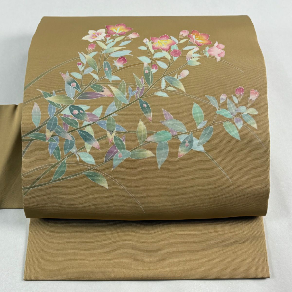 【美品】名古屋帶 秀品級 附落款 枝花 米色 純蠶絲