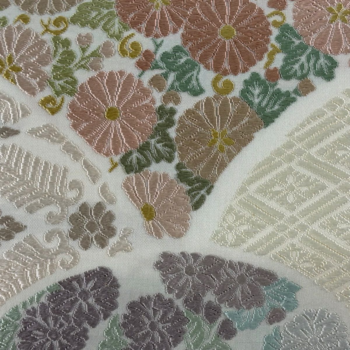 【美品】 袋帶 逸品級 菊花 桐 唐織 奶油 六通 純蠶絲