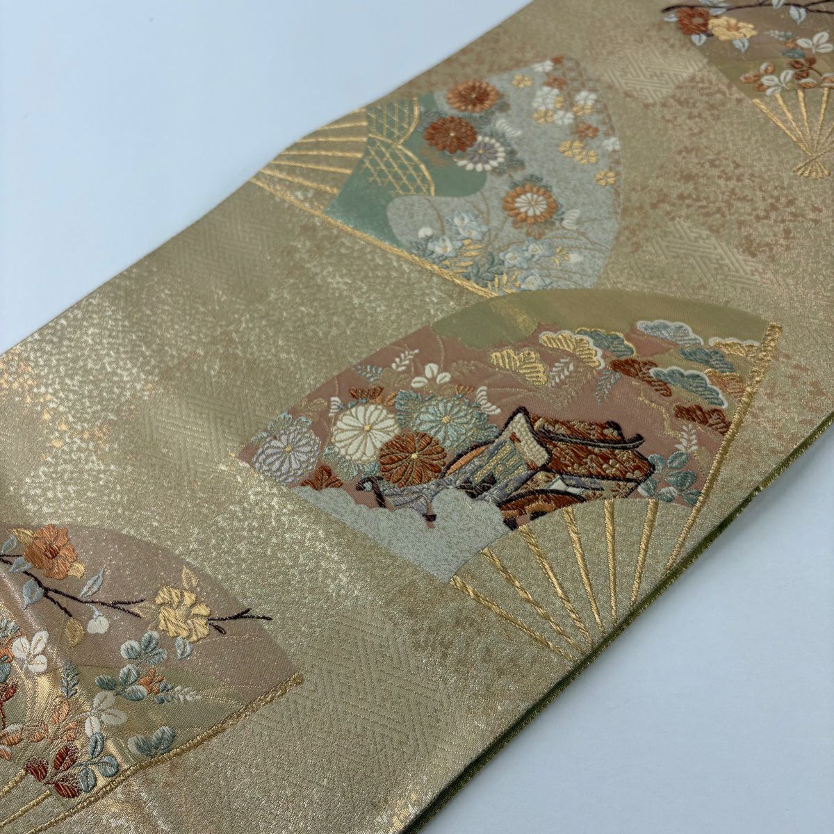 【美品】 袋帶 秀品級 金金箔寶錦 扇子 草花紋 金絲 本金金箔 金色 六通 純蠶絲