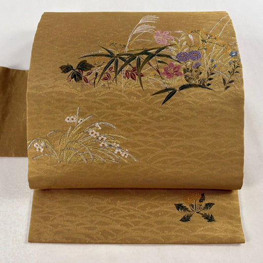【美品】 名古屋帶 秀品級 附落款 草花紋 金銀彩 刺繡 黃土 純蠶絲