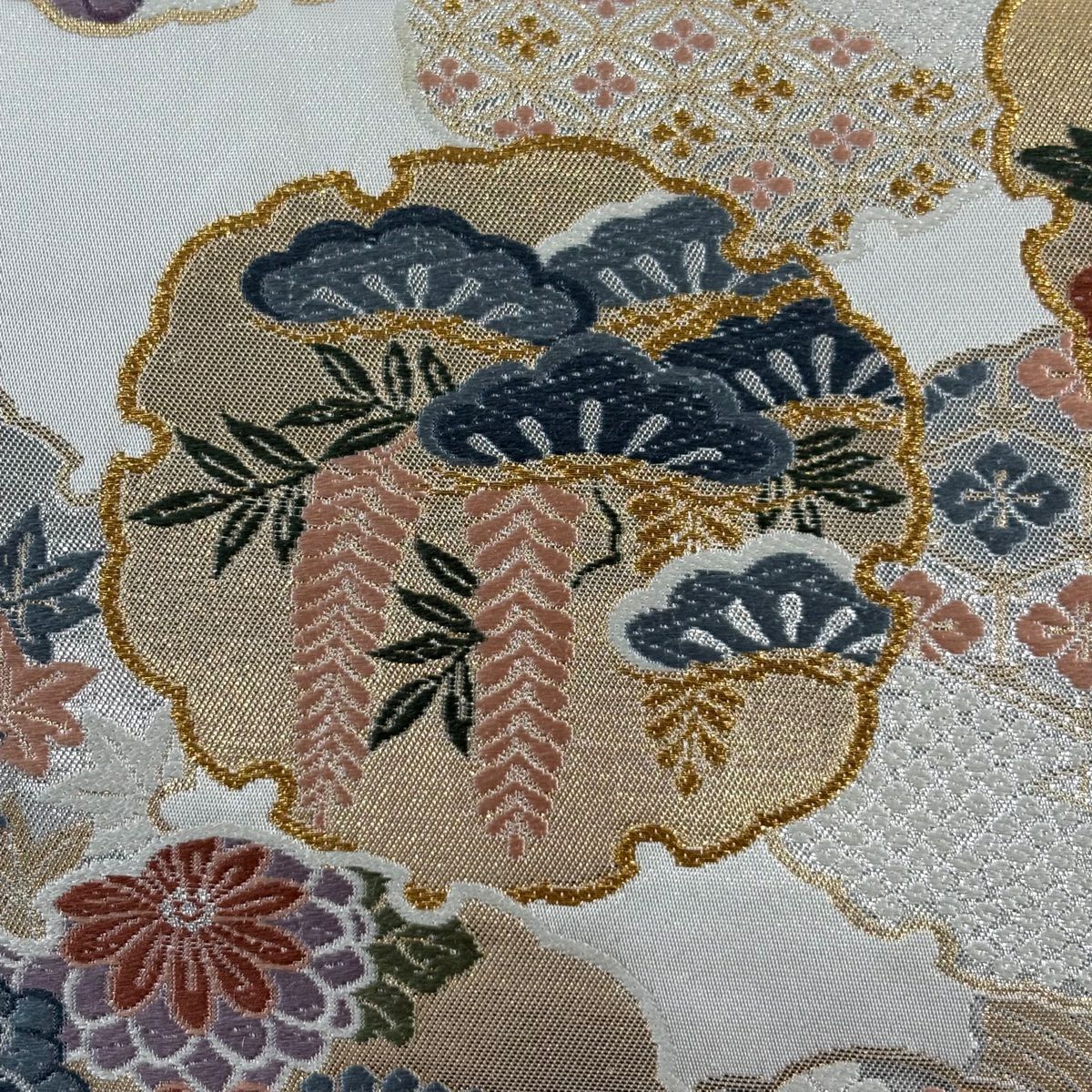 袋帶 秀品級 雪輪 草花紋 金糸 金金箔 白 六通 純蠶絲