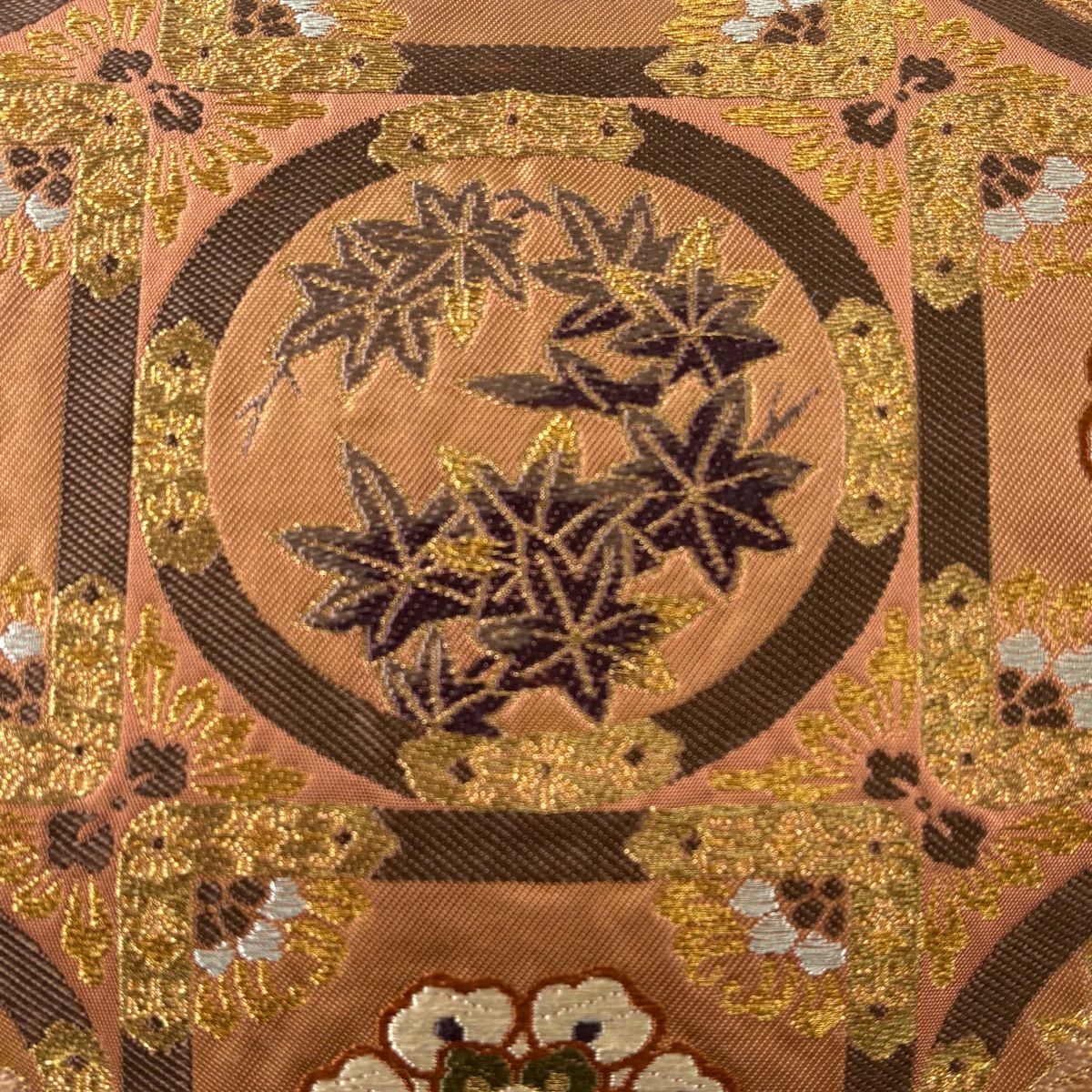 【美品】 袋帶 秀品級 加納幸 落款あり 楓 梅花 金金箔 金線 紅茶 お太鼓圖案 純蠶絲