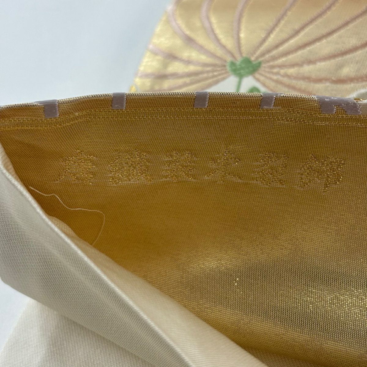 【美品】 袋帶 秀品級 唐織裝束裂錦 菊花 唐織 金銀絲 奶油 六通 純蠶絲