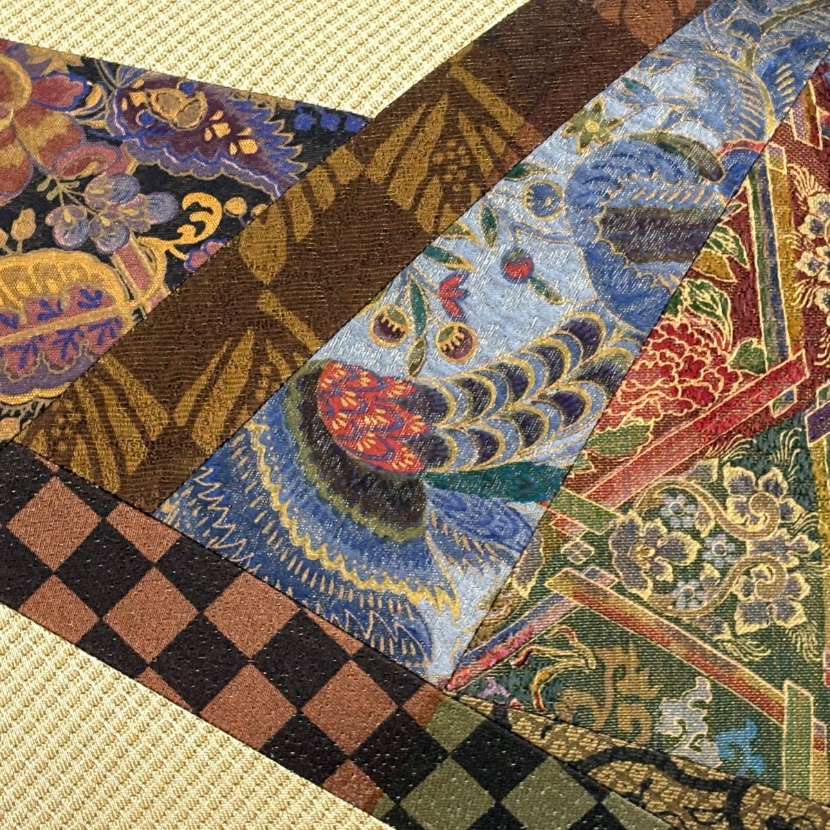 【美品】 袋帶 秀品級 草花紋幾何圖案 金通 薄茶色 お太鼓柄 純蠶絲