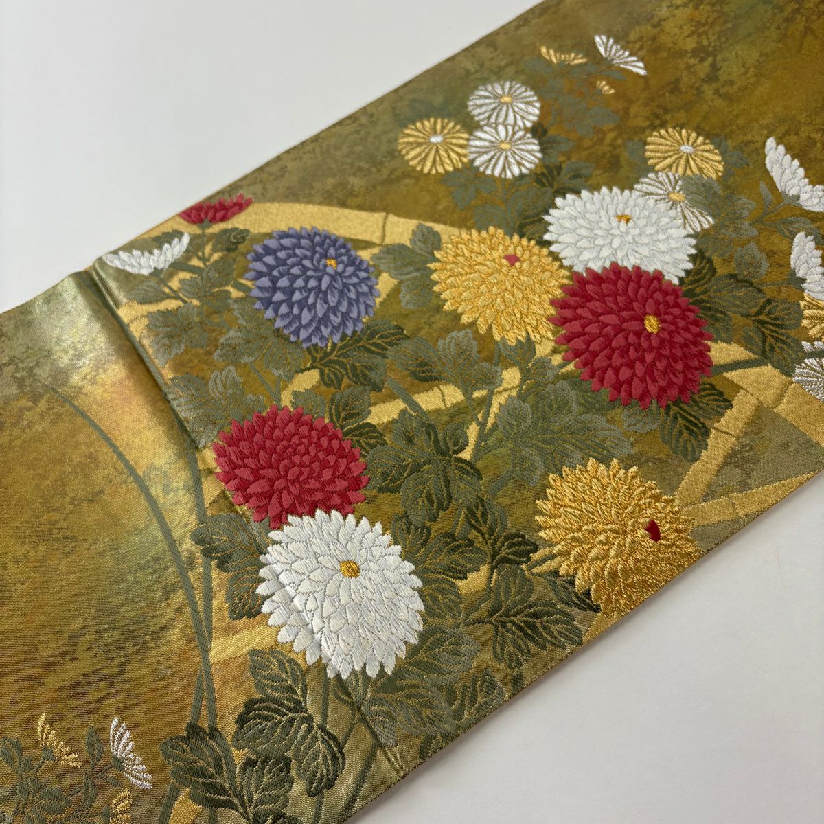 【美品】 袋帶 秀品級 關西仕立 雛菊花 草地 金金箔 金銀彩 金色 六通 純蠶絲