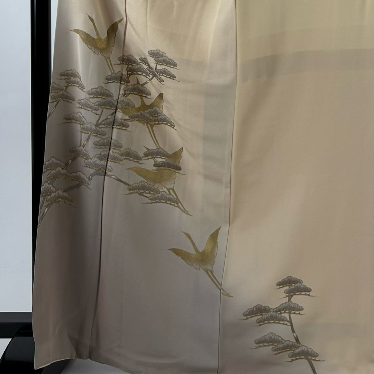 色留袖禮服 身長168.5cm 袖長68.5cm L 雙層 落款あり 松樹 仙鶴 金銀彩 漸層 薄茶 純蠶絲 秀品級 一つ紋