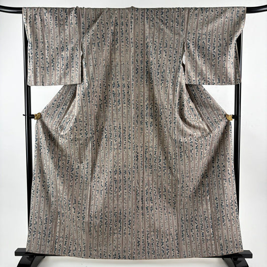 【美品】 小紋 身長162.5cm 袖長68.5cm L 雙層 紬織織 縱條 草花紋紋 薄小豆 純蠶絲 秀品級
