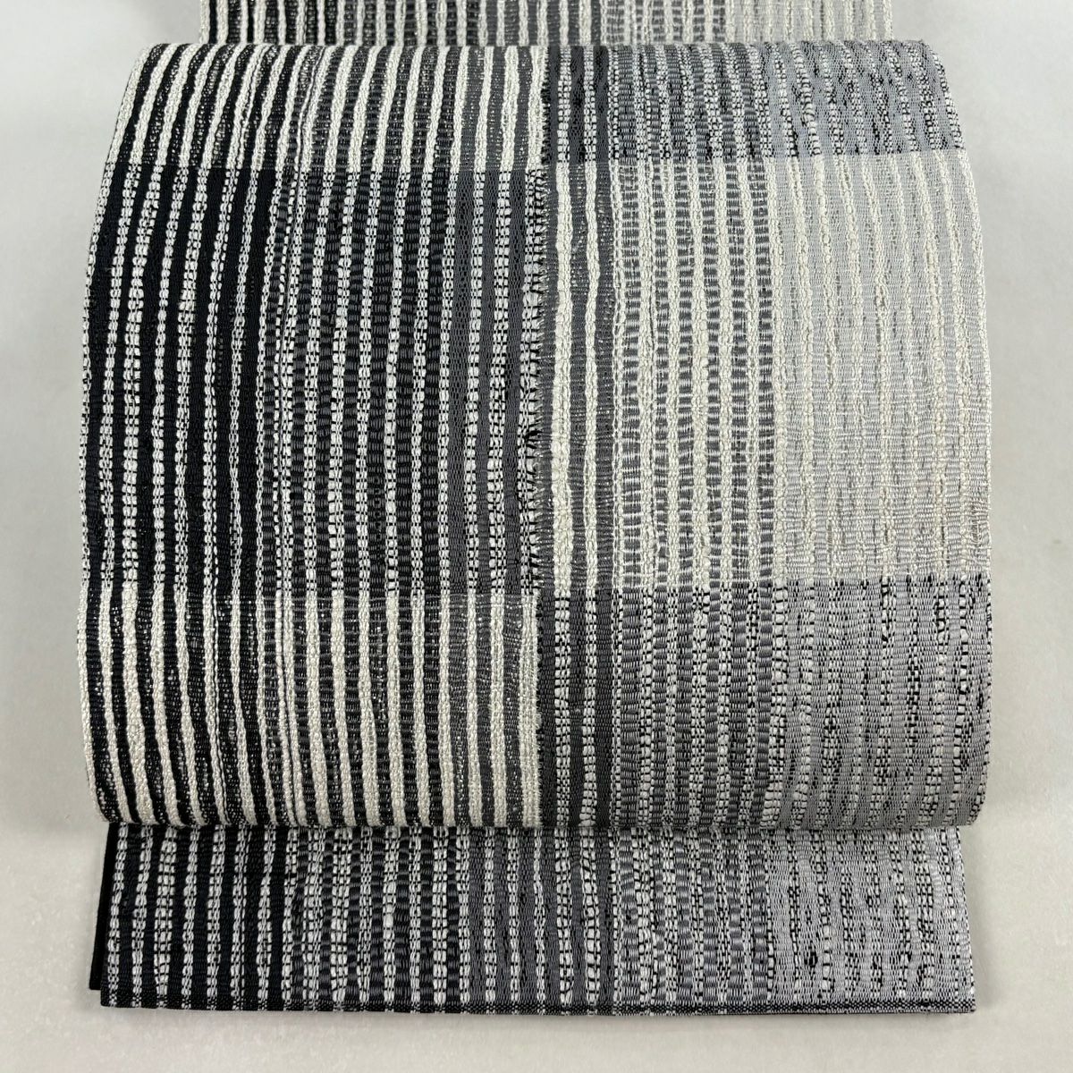 【美品】 袋帶 名品級 夏帶 市松樹紋 縞紋 金金箔 灰色 大鼓圖案 純蠶絲