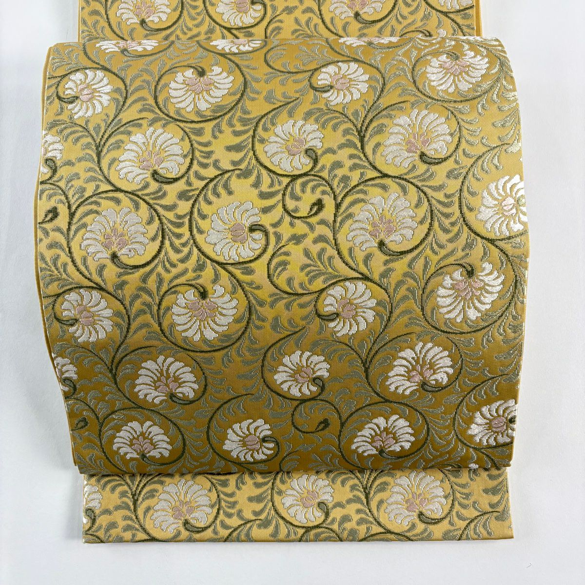 【美品】 袋帶 名品級 證書齊全 花唐草紋 刺繡 淺黃土色 六通 純蠶絲