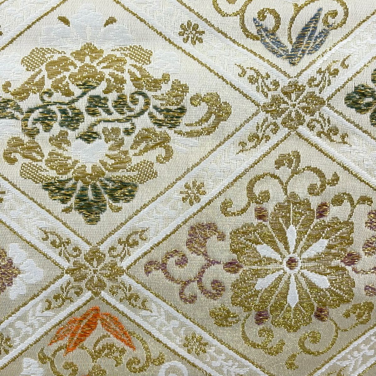 【美品】 袋帶 名品級 手先二通り 華紋 有職文樣 唐織 金絲 金色 お太鼓圖案 純蠶絲