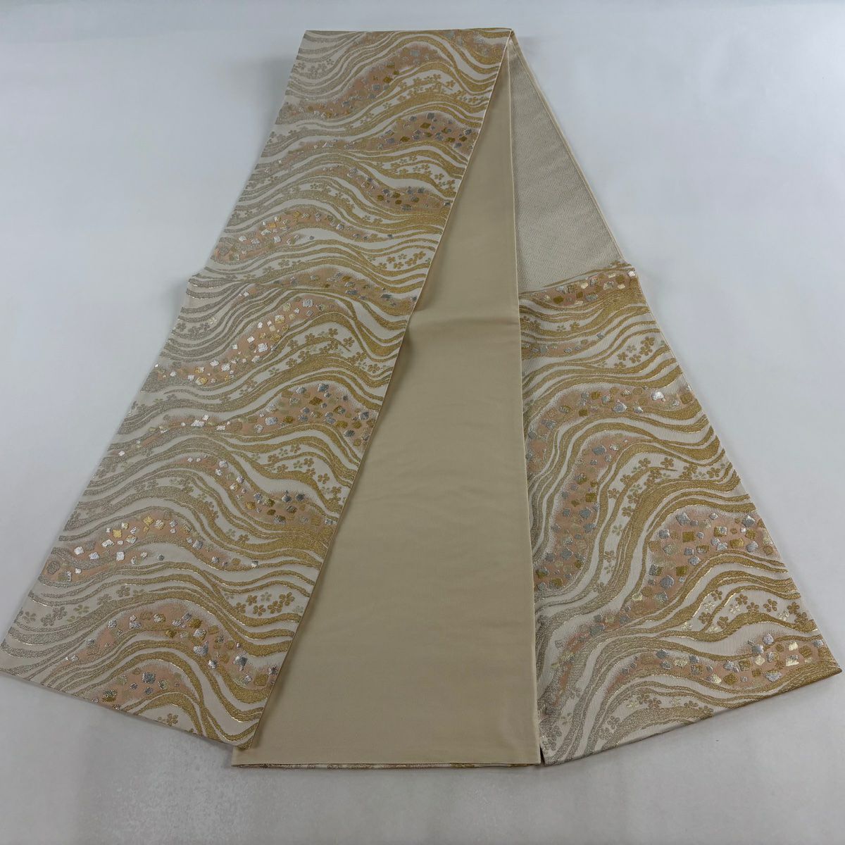 【美品】 袋帶 名品級 金金箔散花紋 草花紋紋 金銀絲 金金箔 奶油色 六通 純蠶絲