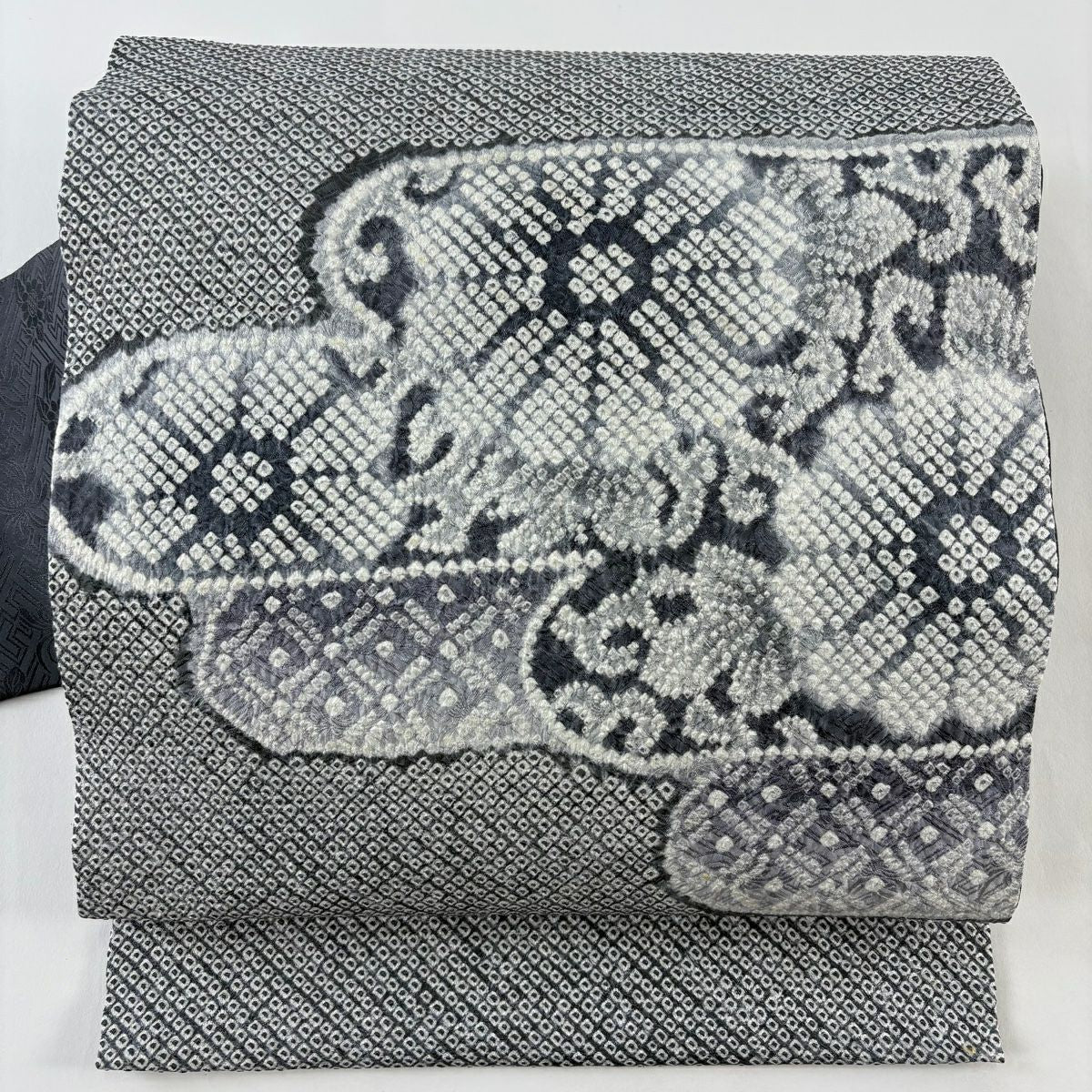 【美品】 名古屋帶 逸品級 花 霞 絞染 灰色 純蠶絲