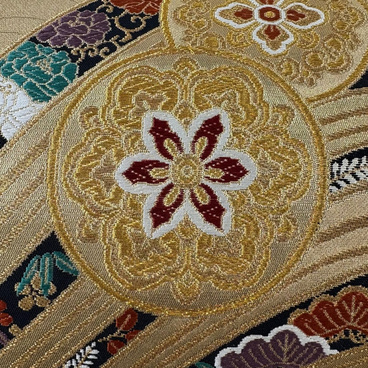 【美品】 袋帶 秀品級 振袖禮服禮服用 華紋 松樹竹子梅花 金絲 金金箔 金色 六通 純蠶絲