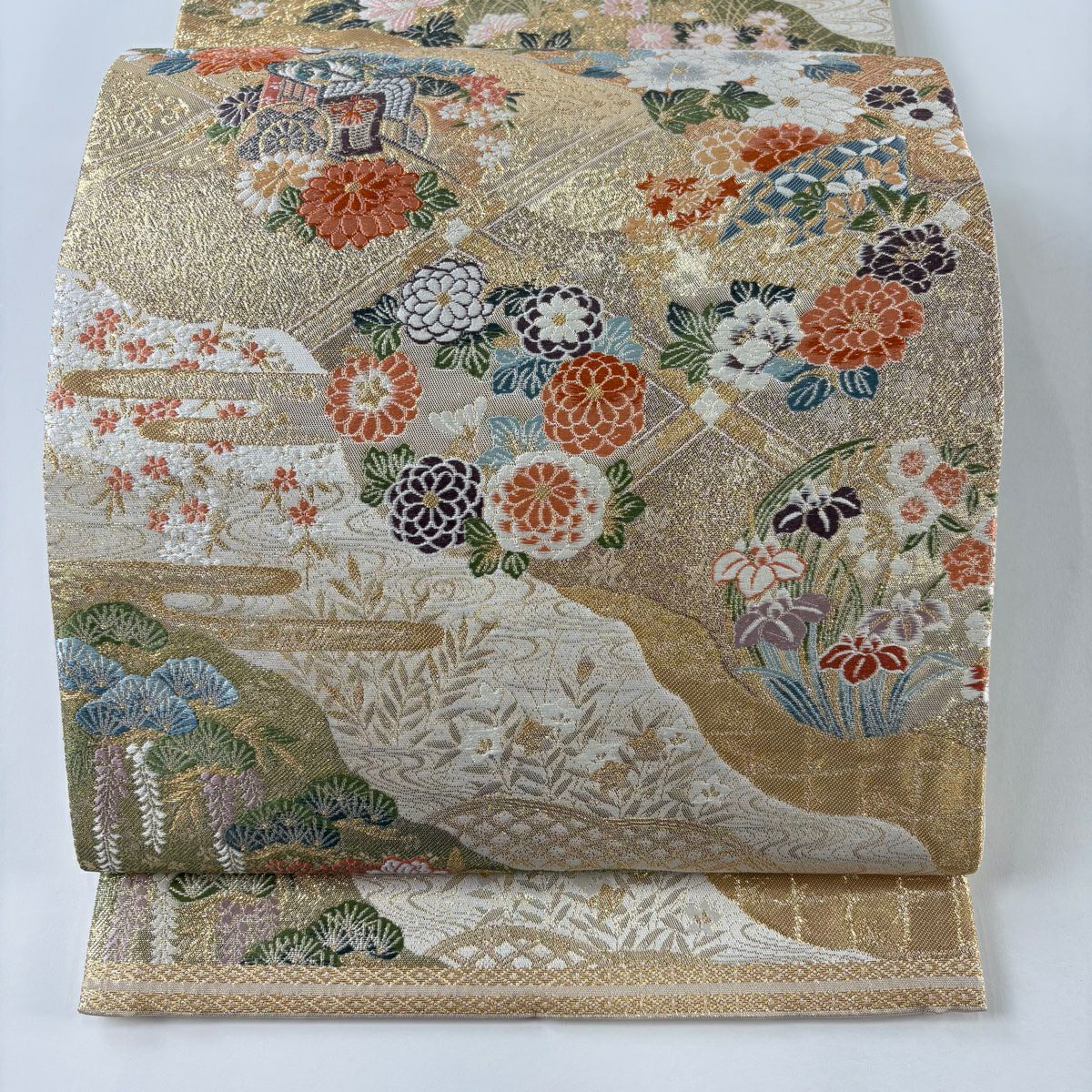 【美品】 袋帶 秀品級 御所車 花丸紋 唐織 金金箔 金色 六通 純蠶絲