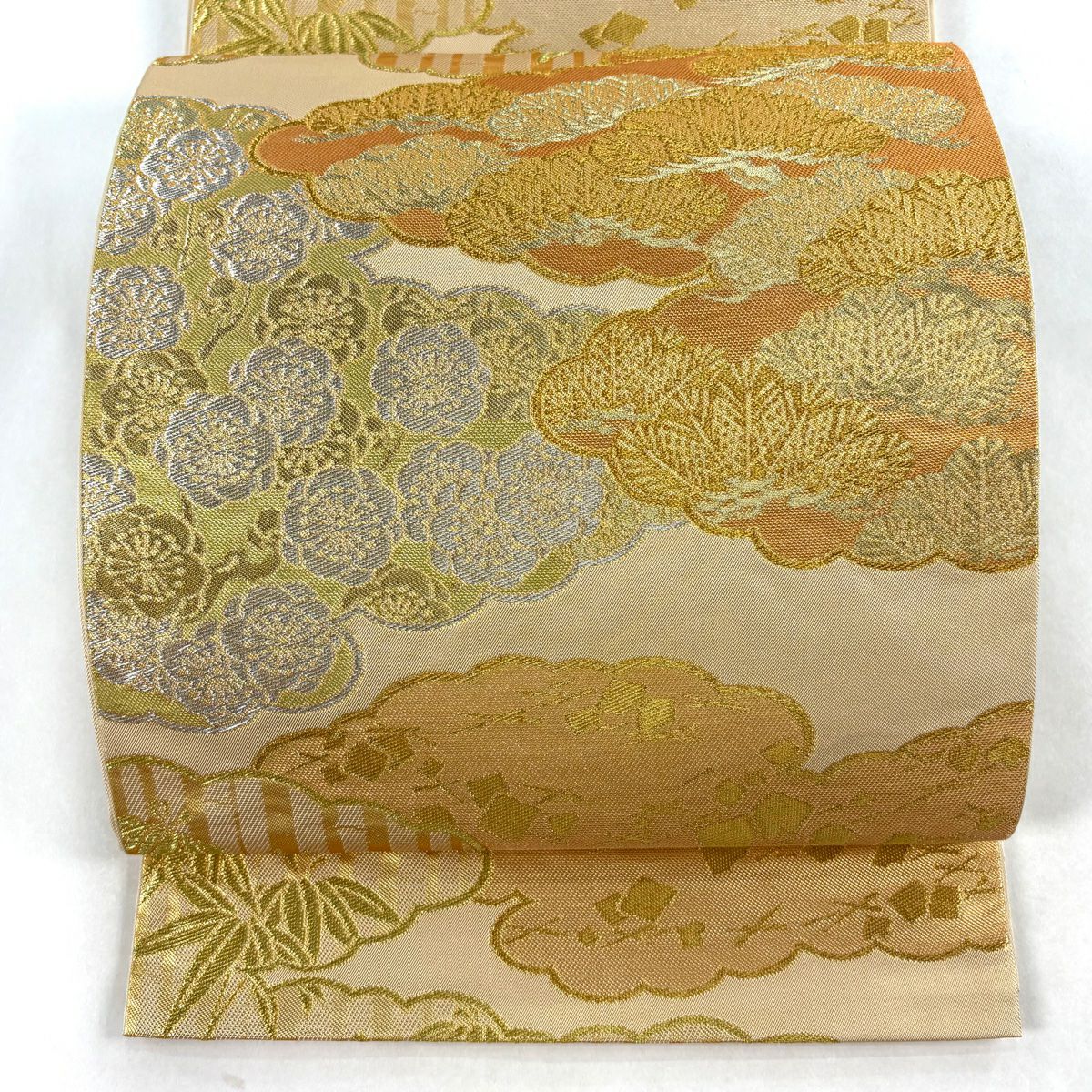 【美品】 袋帶 秀品級 雲文 松樹竹子梅花 金銀絲 金金箔 米色 六通 純蠶絲