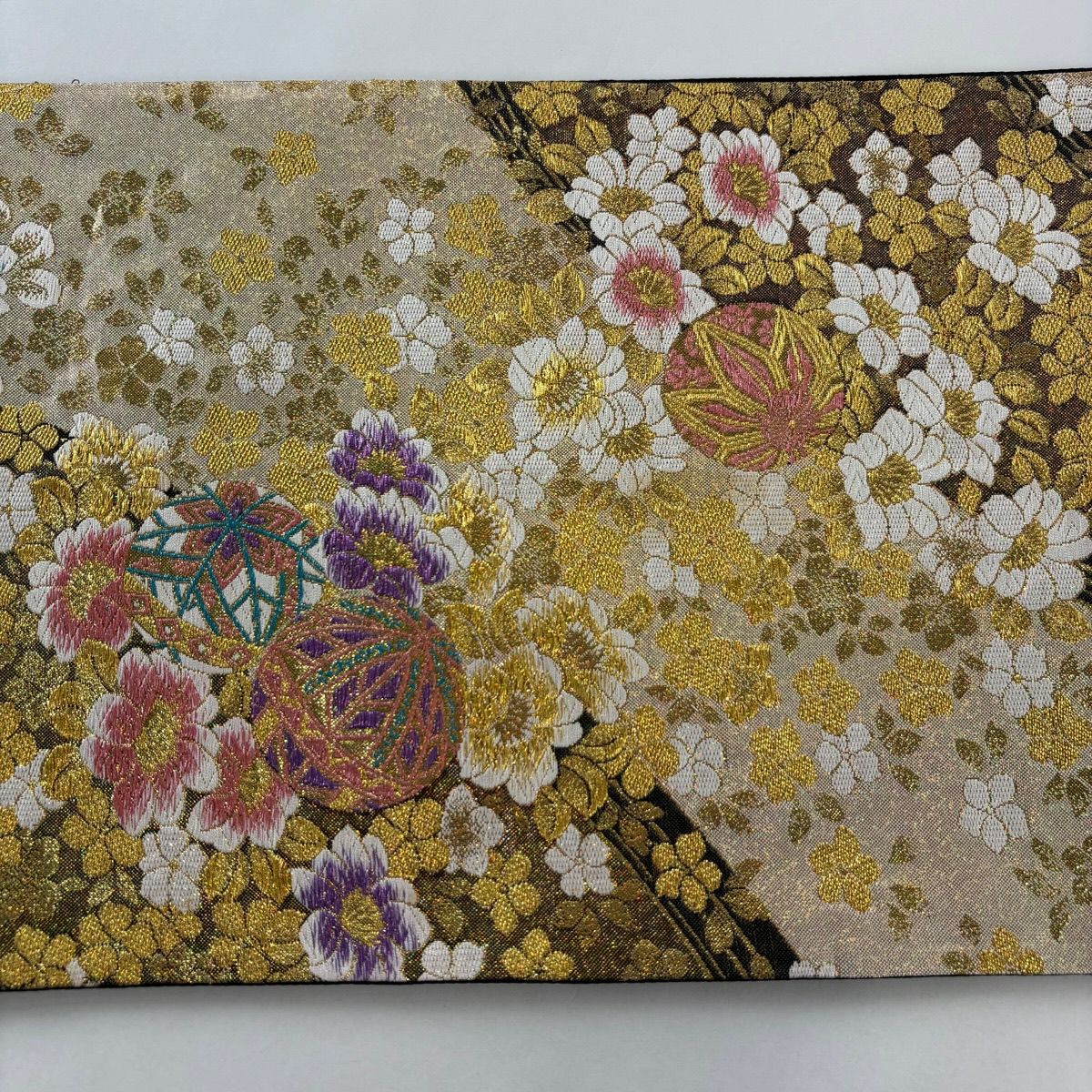 【美品】 袋帶 秀品級 振袖禮服禮服用 手毬 草花紋紋 金絲 金金箔 金色 六通 純蠶絲