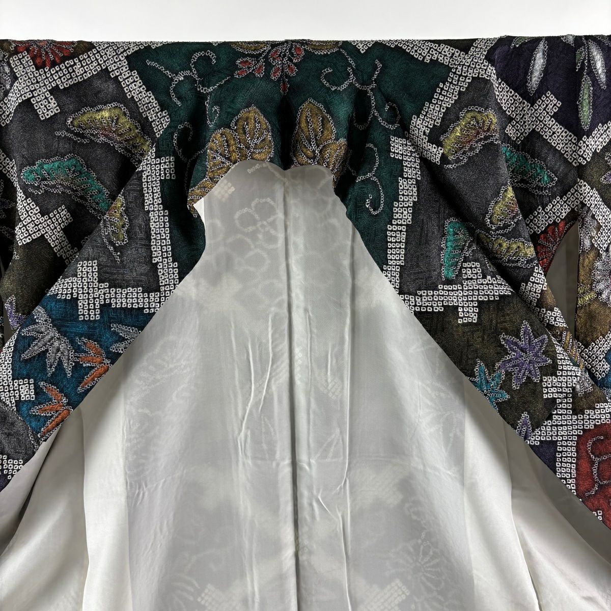 【美品】振袖禮服 身長150cm 袖長62cm S 雙層 ますいわ屋 松樹竹子梅花 桐 金銀彩 絞染 墨 黑 純蠶絲 逸品級
