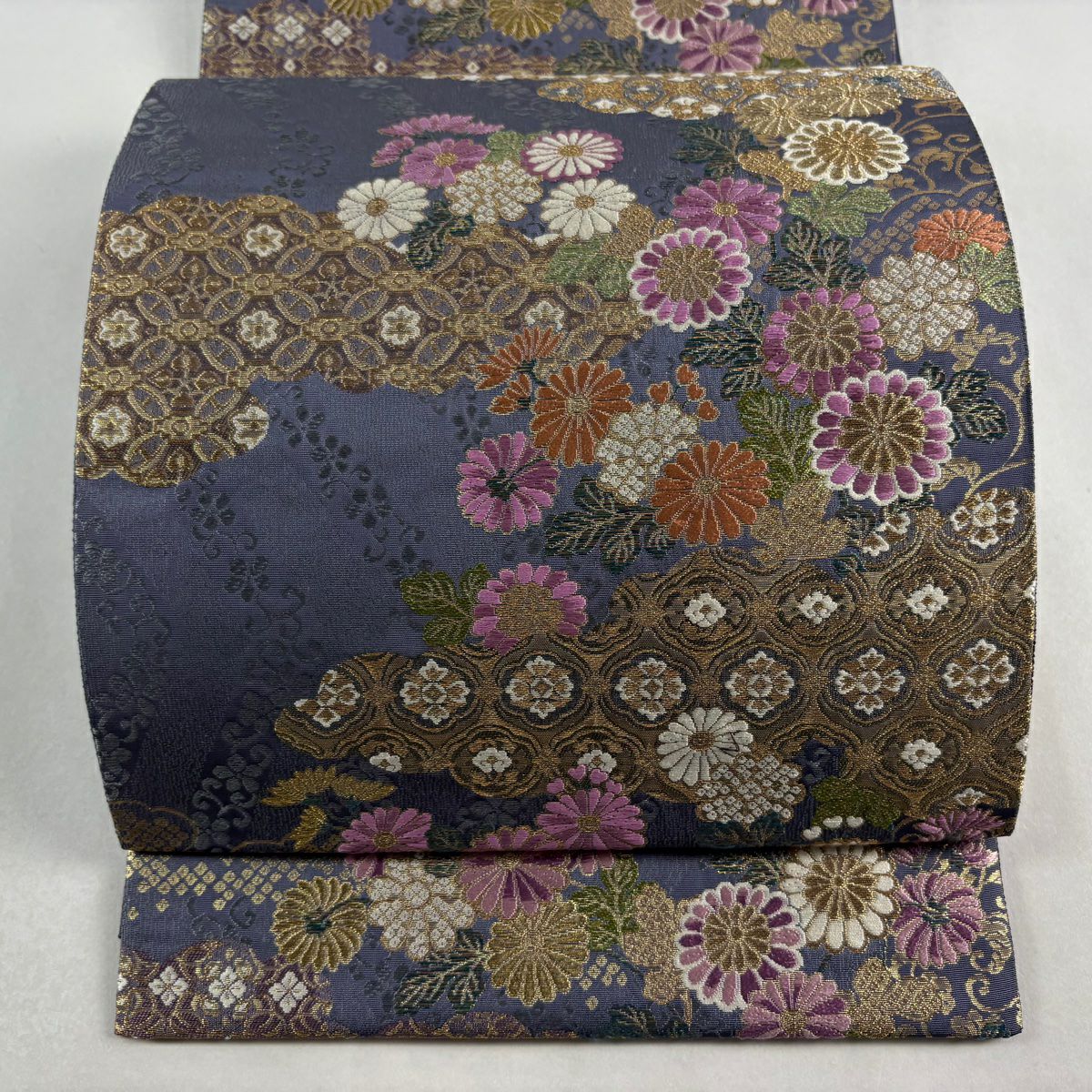 【美品】 袋帶 逸品級 じゅらく 落款あり 証紙あり 菊花 雲文 金糸 金金箔 青紫 六通 純蠶絲