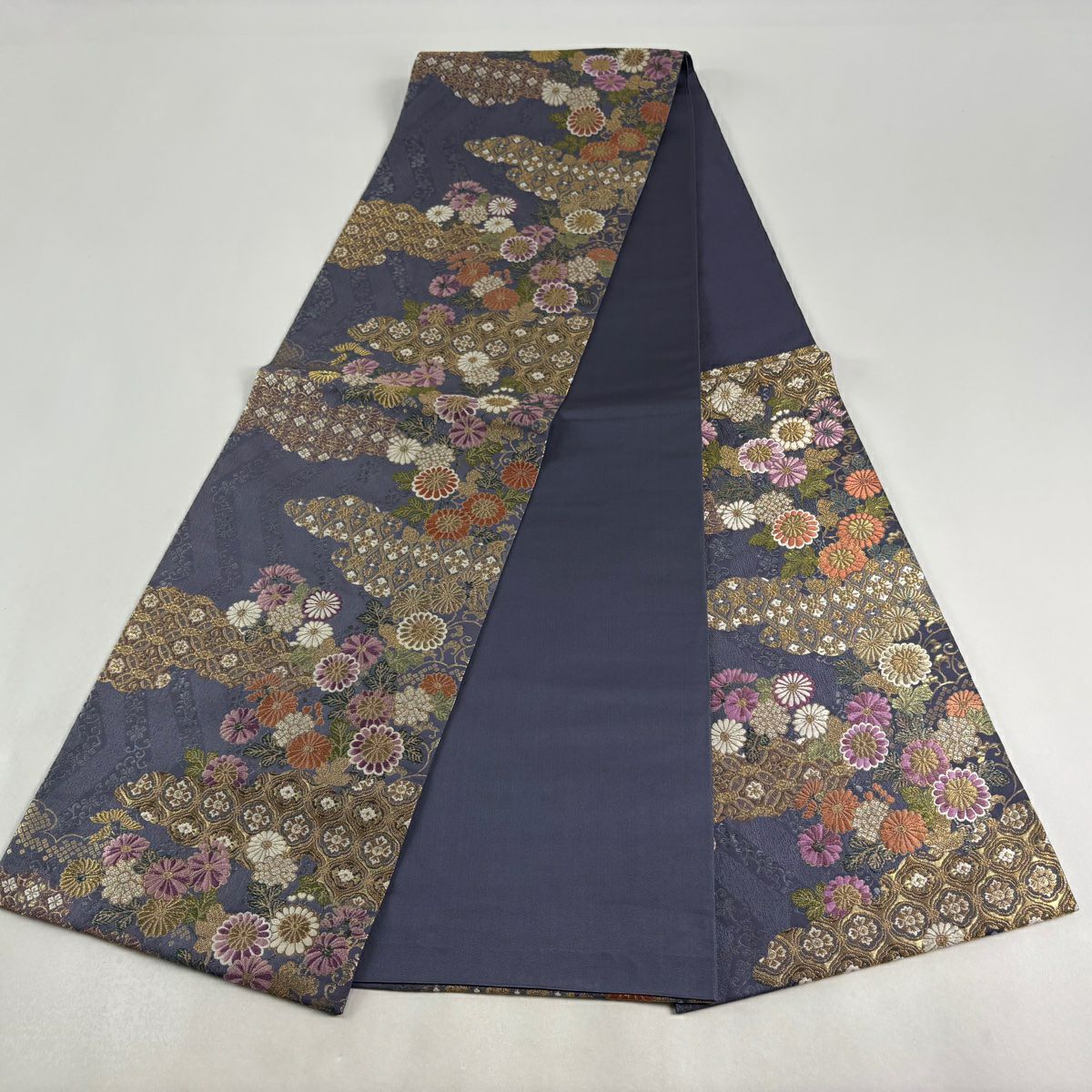 【美品】 袋帶 逸品級 じゅらく 落款あり 証紙あり 菊花 雲文 金糸 金金箔 青紫 六通 純蠶絲