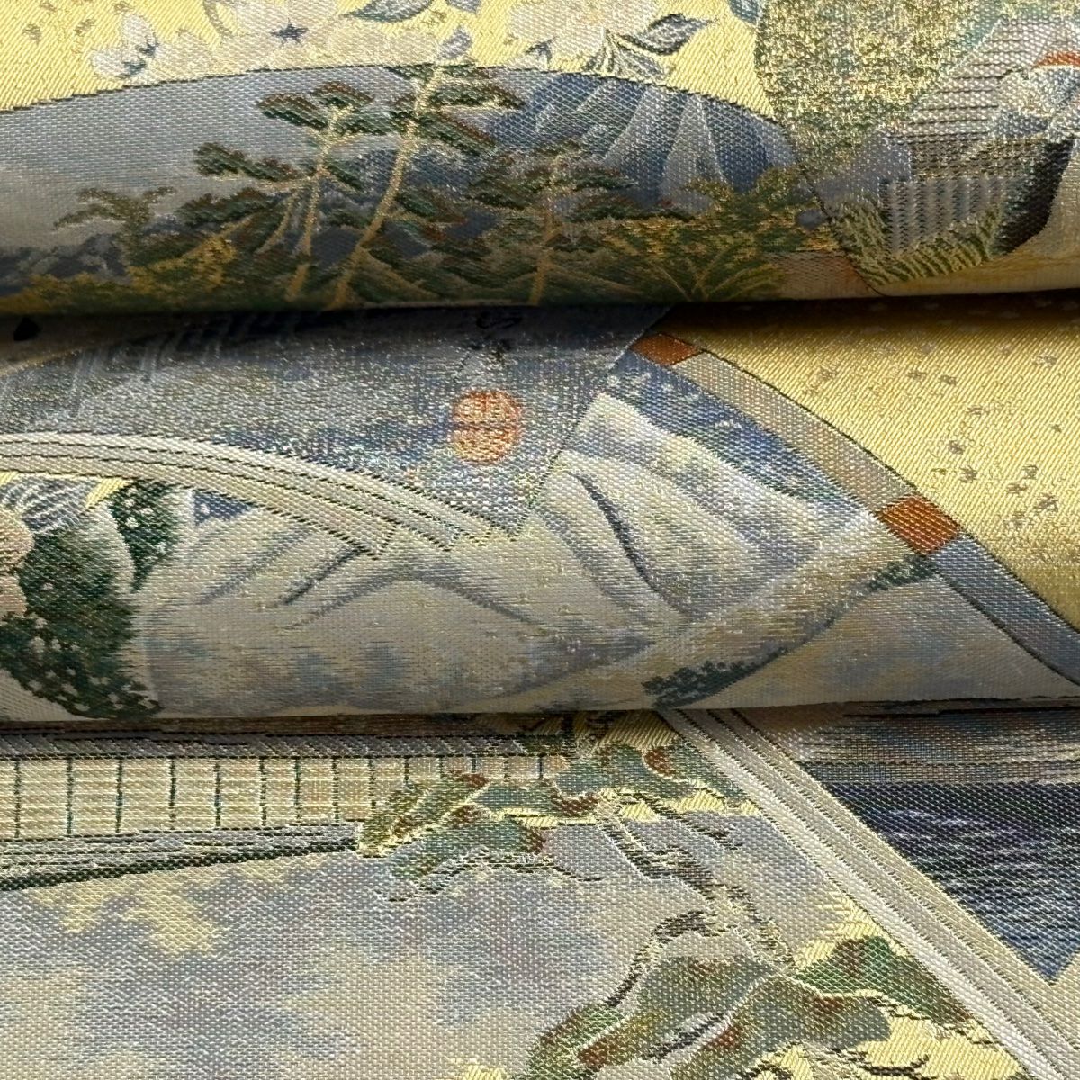 【美品】 袋帶 逸品級 冊子 風景 金絲 金金箔 米色 大鼓圖案 純蠶絲