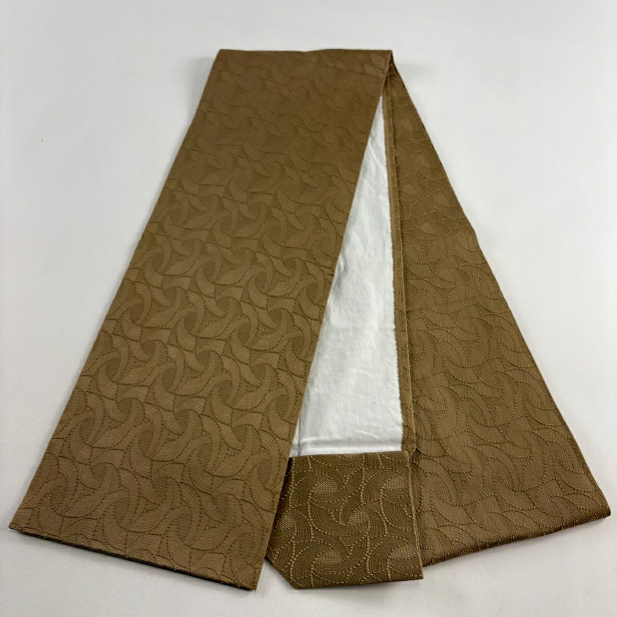 【美品】 名古屋帶 秀品級 松樹葉仕立 雜幾何 薄茶 純蠶絲