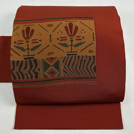 【美品】 名古屋帶 優品級 草花紋紋 幾何學刺繡 縮緬 えんじ 純蠶絲