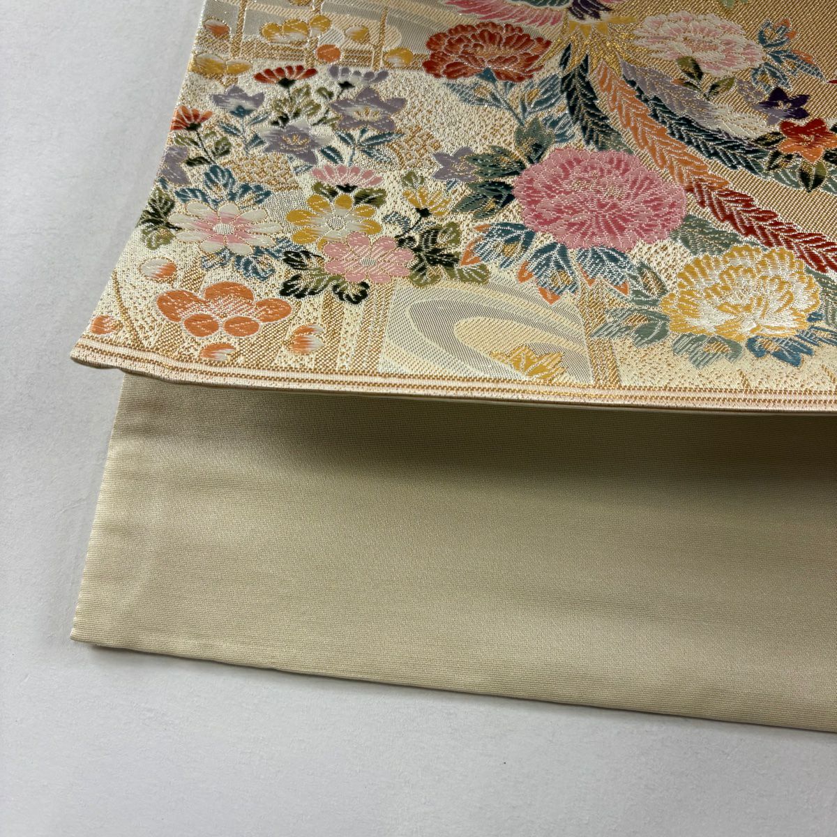 【美品】 袋帶 秀品級 尾長鳥 草花紋 金糸 金金箔 銀 六通 純蠶絲