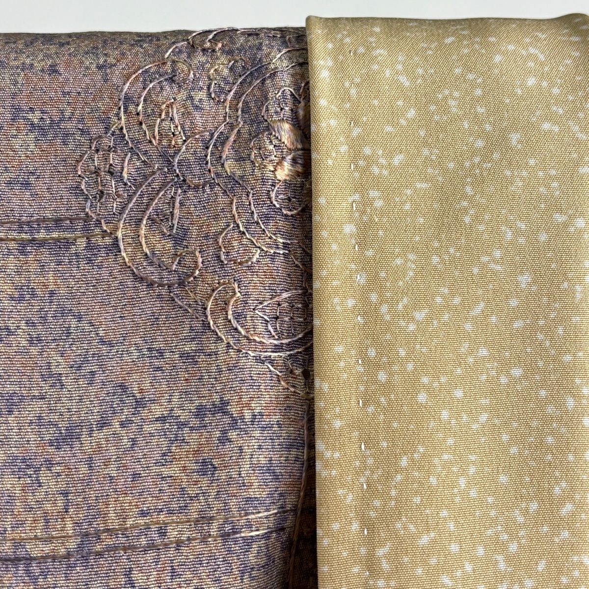 【美品】 小紋 身長161.5cm 袖長66.5cm M 雙層 華紋 草花紋紋 刺繡 灰紫 純蠶絲 逸品級