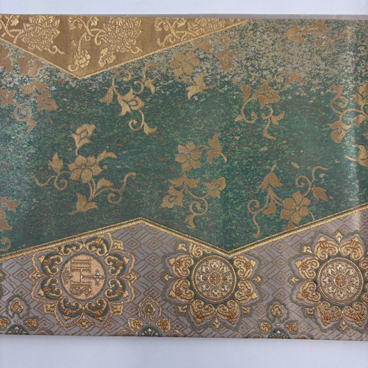 【美品】 袋帶 名品級 華紋 草花紋 金糸 金金箔 薄綠 六通 純蠶絲