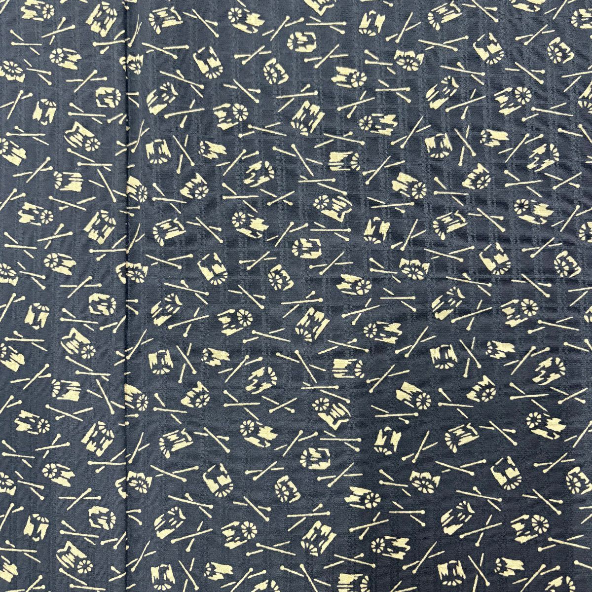 【美品】 小紋 身長152cm 袖長66cm M 雙層 喜田野良造 落款あり 幾何學圖案 柿渋染 黑 純蠶絲 秀品級