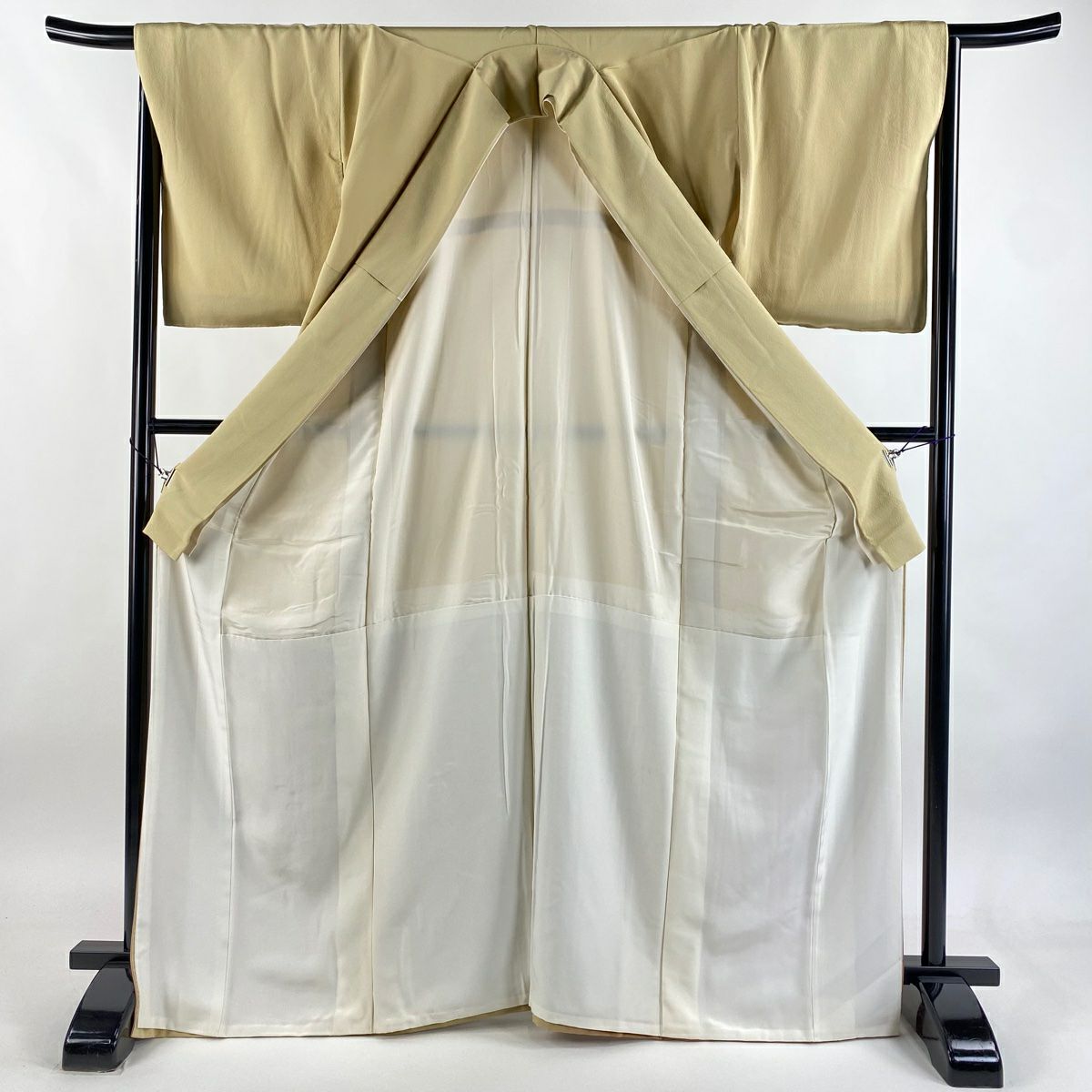 【美品】 留袖禮服禮服 身長170.5cm 袖長66.5cm M 雙層 人間國寶 福田喜重 落款あり 冊子 菊花 刺繡 金銀彩 米色 純蠶絲 逸品級 三つ紋