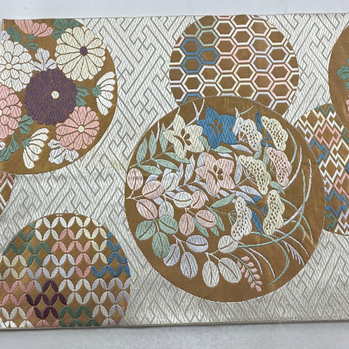 袋帶 秀品級 關西仕立 雲紋 秋草 刺繡 金金箔 奶油 六通 純蠶絲