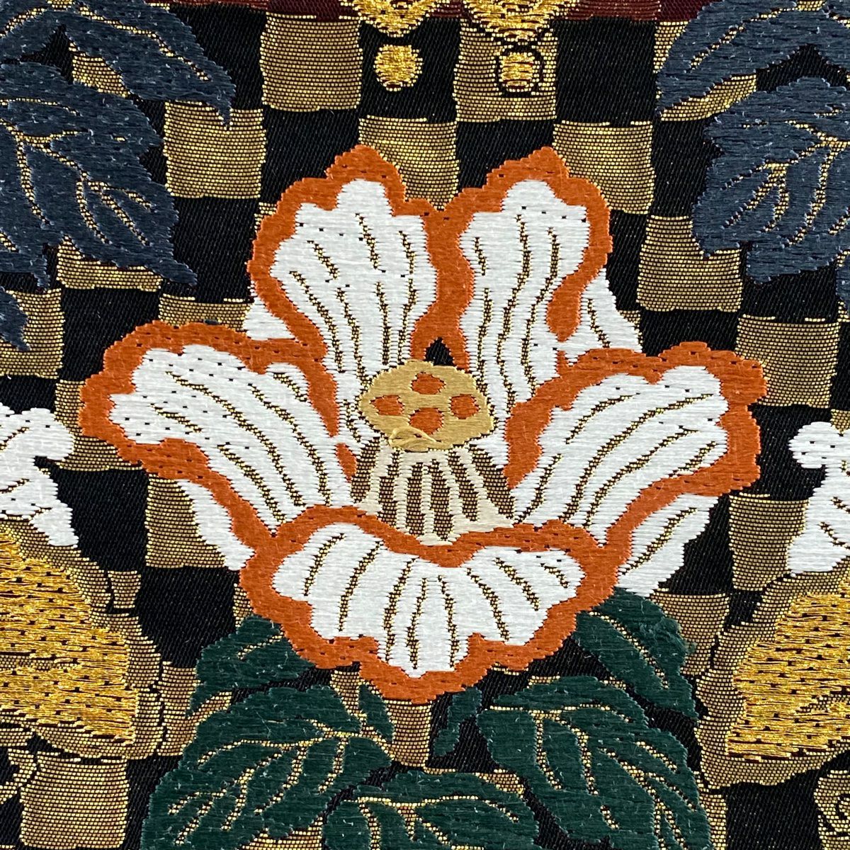 【美品】 袋帶 秀品級 新能裳錦 草花紋紋 橫段 刺繡 黑 六通 純蠶絲